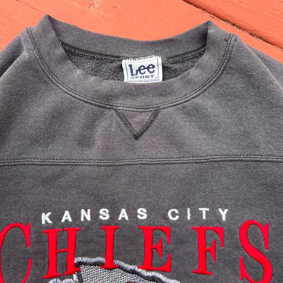 Vintage 90s Kansas City Chiefs Embroidered Lee Sports NFL Crewneck Sweatshirt - Picture 6 of 10